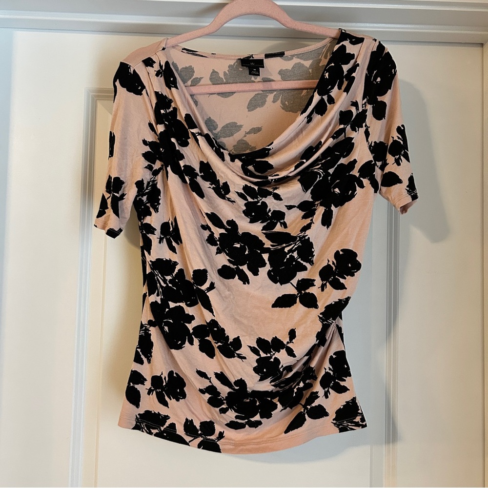Worthington Women’s Blouse Top Size M Light Pink and Black Floral Drape Neckline